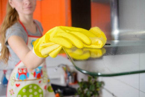 Bermondsey property deep cleaning focusing on hidden dust and corners