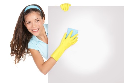 Specialist cleaner in Bermondsey handling deep and end of tenancy cleaning